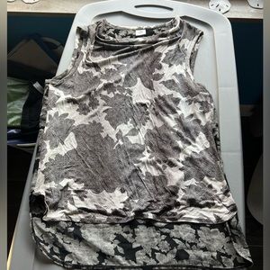 Cabi, two patterned top, size large. Very soft!